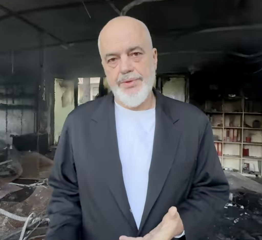 Edi Rama protesta e studenteve
